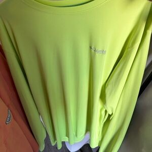 Light green xl Columbia performance fishing gear